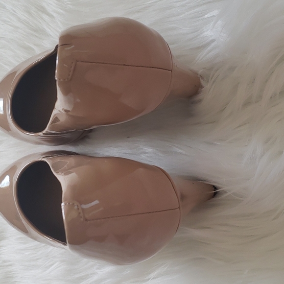 Clarks Nude Heels - Picture 3 of 9